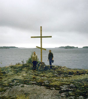 Крест на месте церкви Успения Богородицы в Лапинлахти