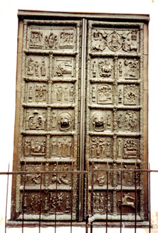 Сигтунские врата в Софийском соборе в Новгороде